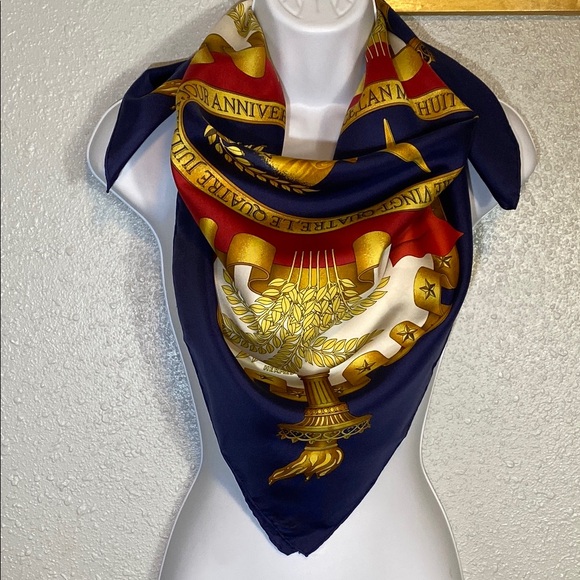VNTG Hermes 1986 Liberty Centennial Blue and Gold Silk Twill 90CM Scarf - Picture 12 of 12